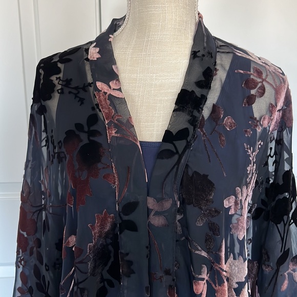 Akemi + Kin Kimono - Picture 7 of 12